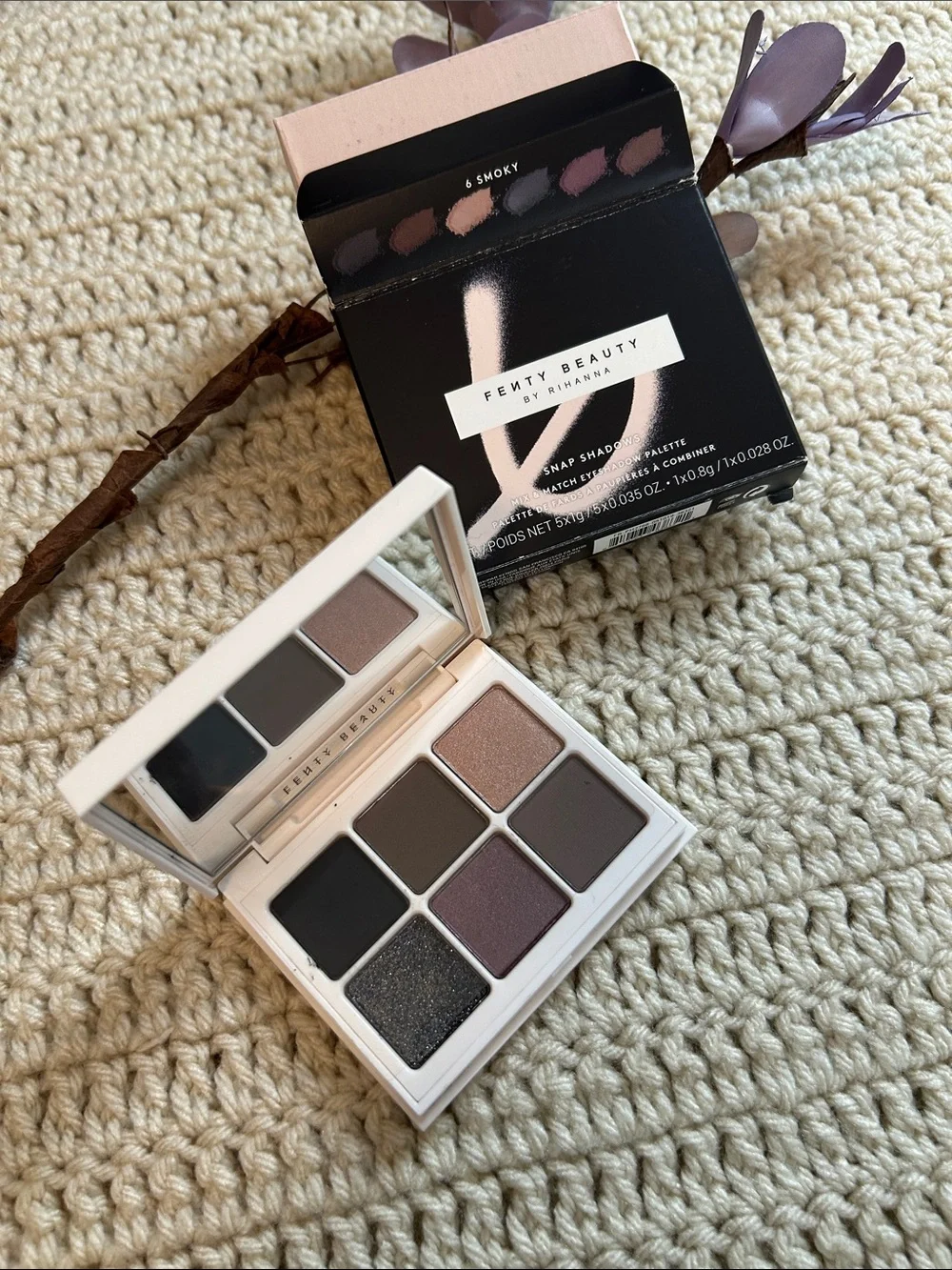 Fenty Beauty Snap Shadows Eyeshadow Palette - Soft Pink & Black Packaging